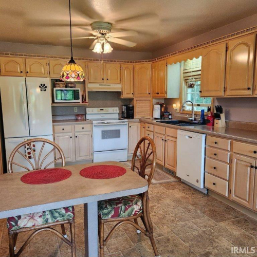 Listing Image 7