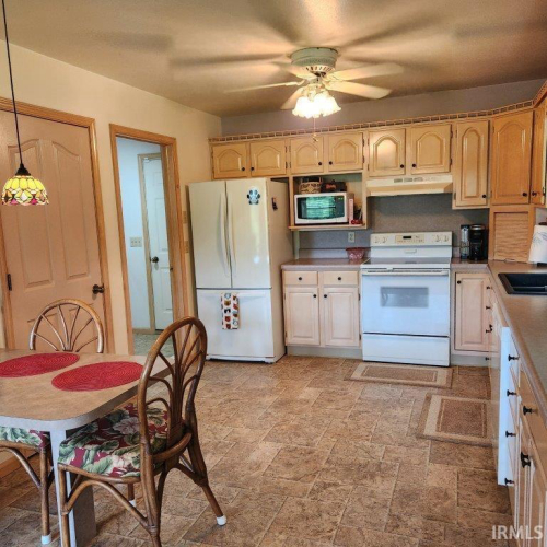 Listing Image 8
