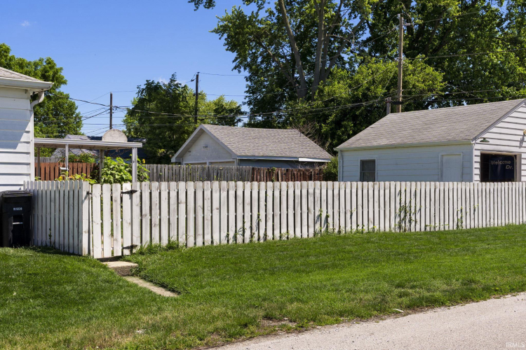 Listing Image 20