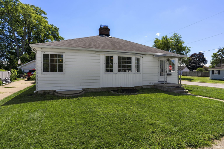 Listing Image 3