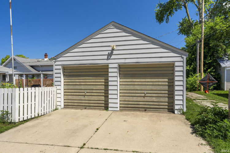 Listing Image 24