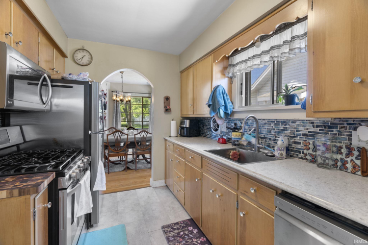 Listing Image 9