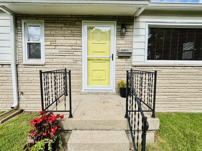 Listing Image 5