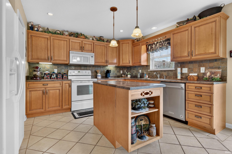 Listing Image 15