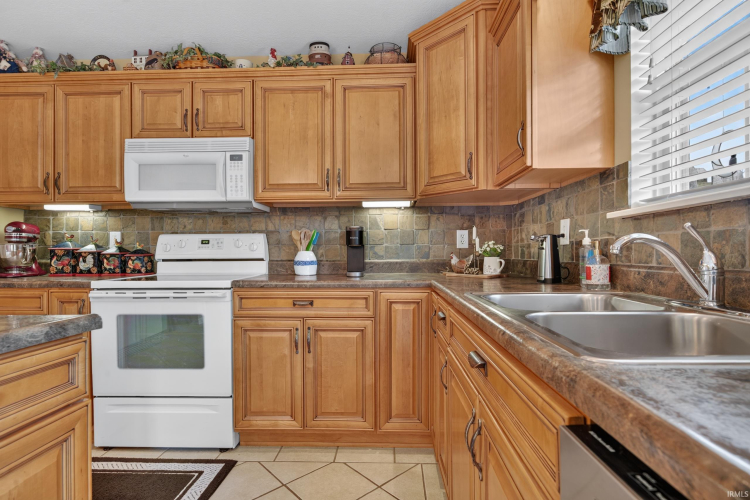 Listing Image 16