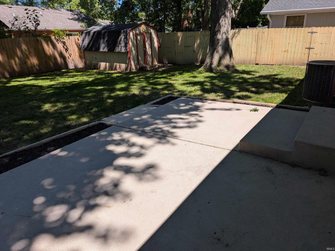 Listing Image 12