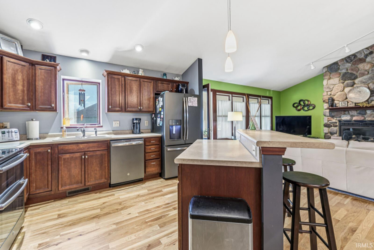Listing Image 13