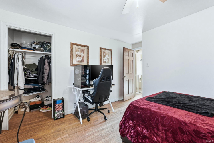 Listing Image 14