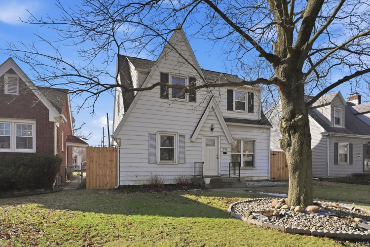 Listing Image 3