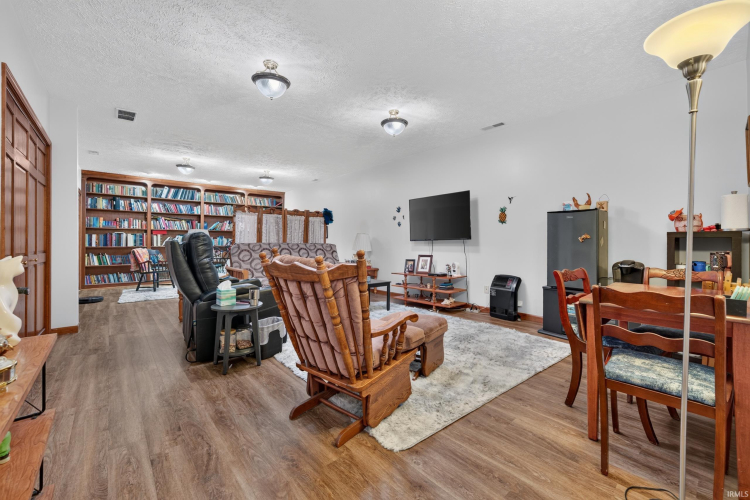 Listing Image 33