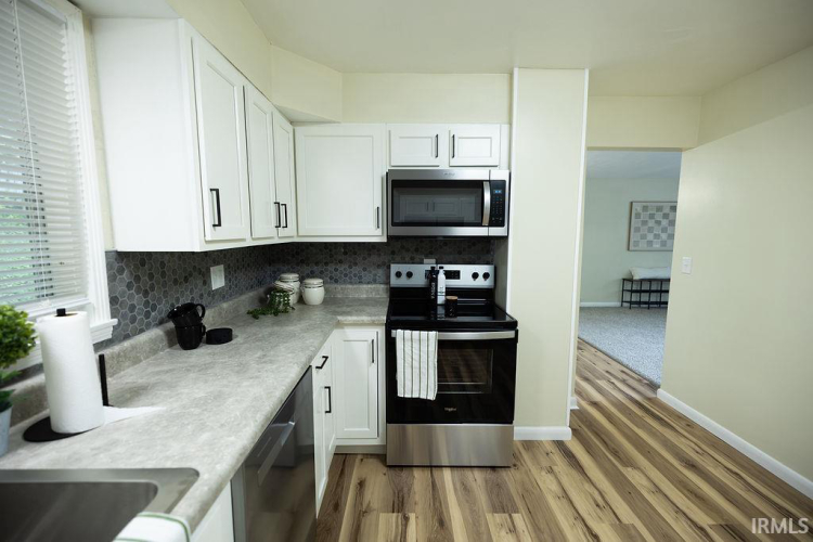 Listing Image 18