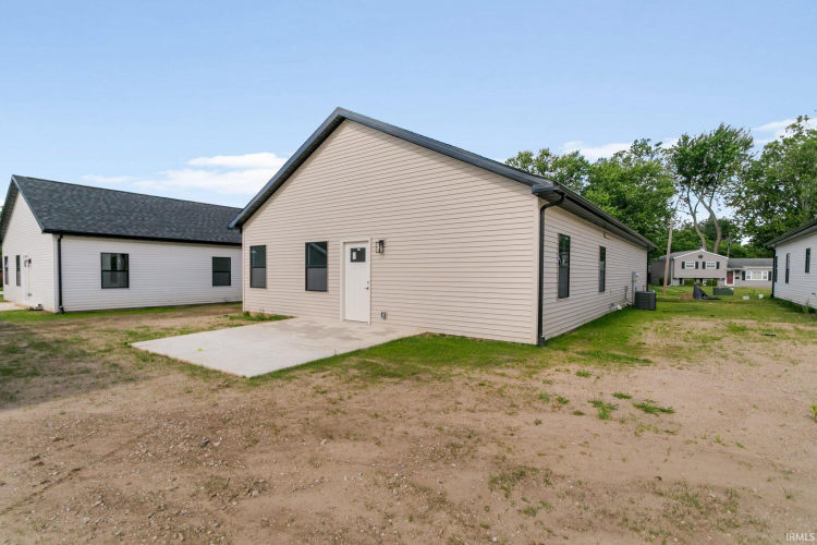 Listing Image 24