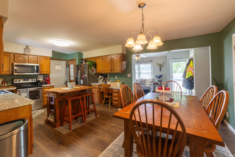 Listing Image 13