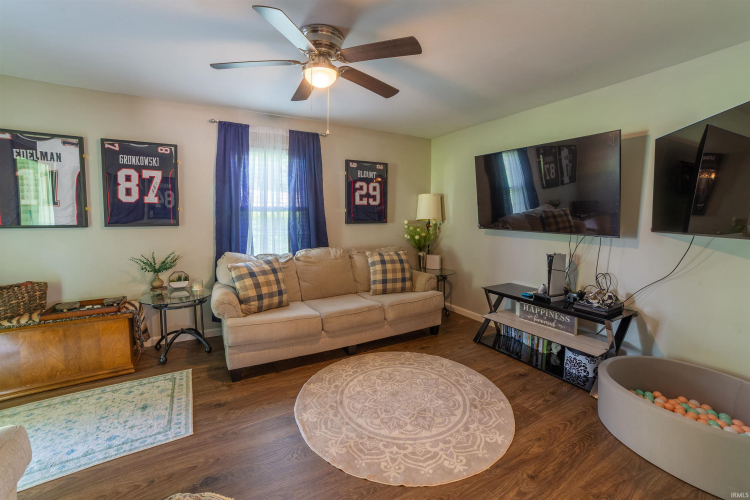 Listing Image 15