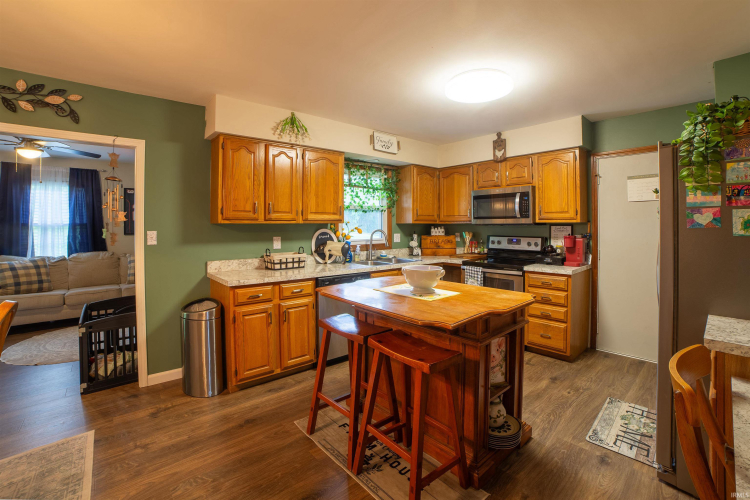 Listing Image 8
