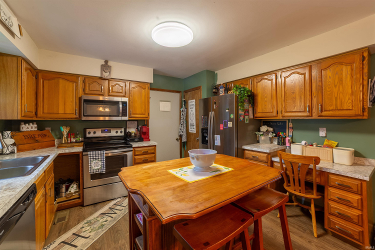 Listing Image 9