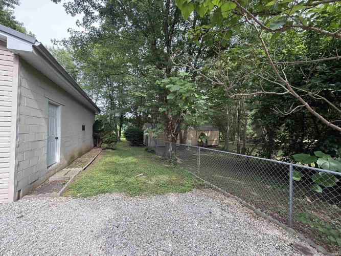 Listing Image 16