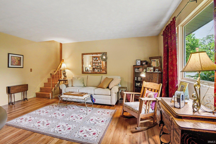Listing Image 5
