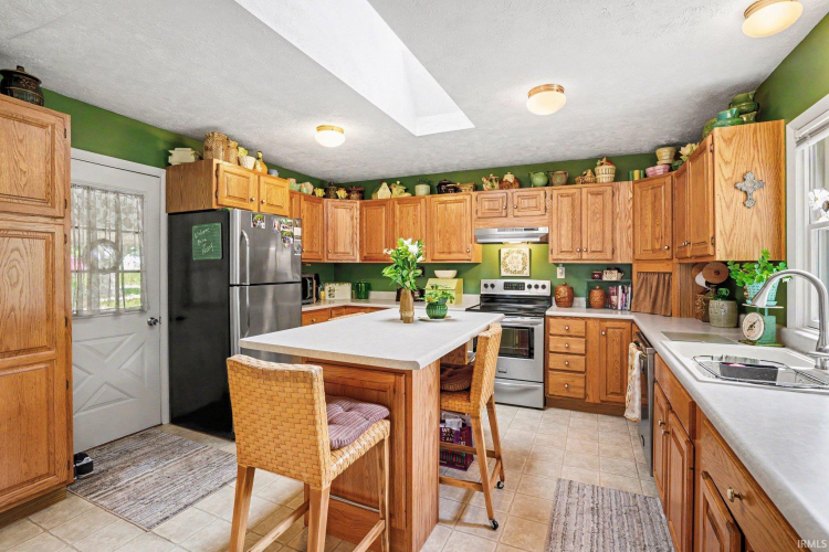 Listing Image 8