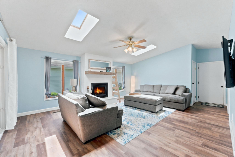 Listing Image 21