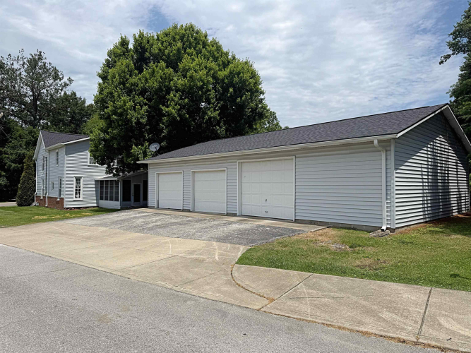 Listing Image 20