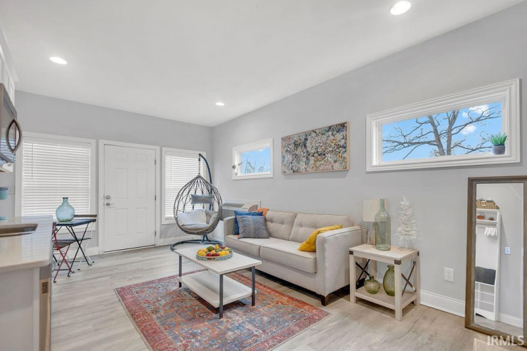Listing Image 23