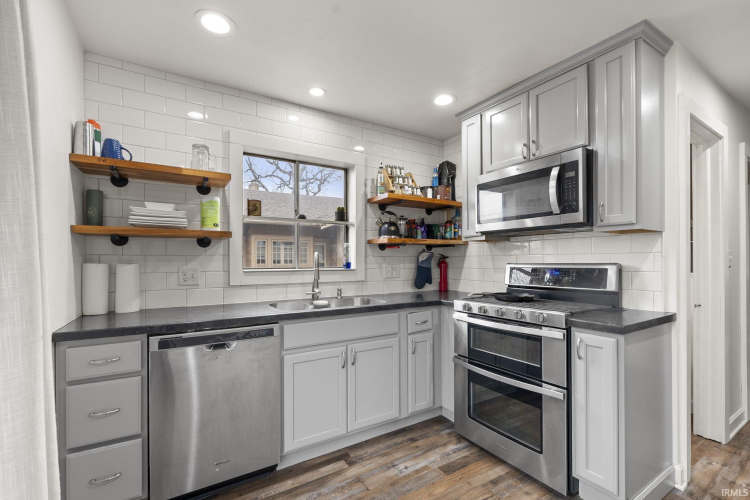 Listing Image 15
