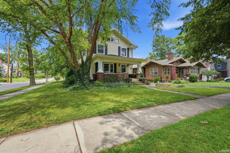 Listing Image 4