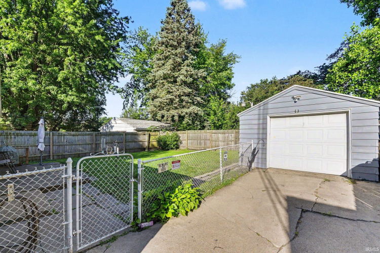 Listing Image 23