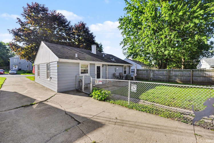 Listing Image 24