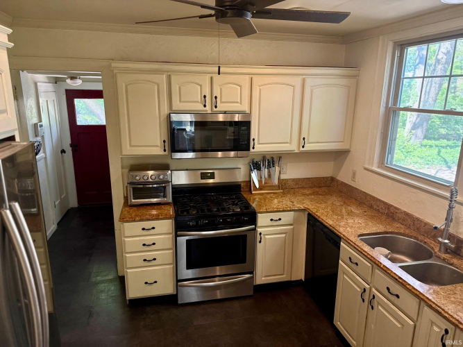 Listing Image 19