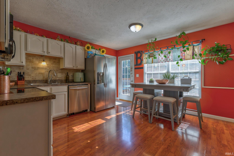 Listing Image 14