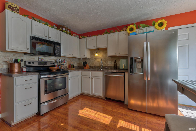 Listing Image 15