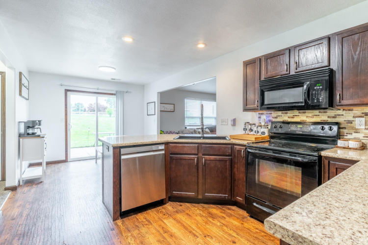 Listing Image 13