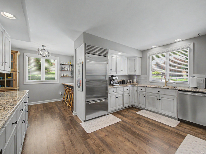 Listing Image 15