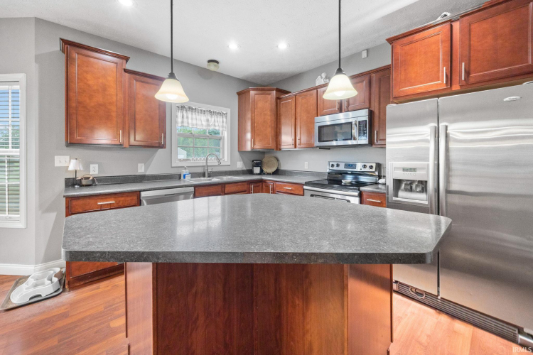 Listing Image 19