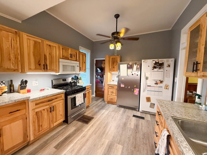 Listing Image 12