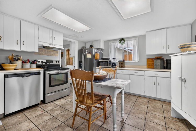 Listing Image 10