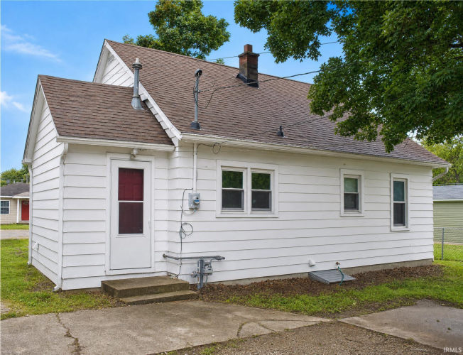 Listing Image 3