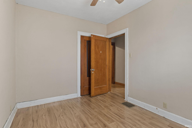 Listing Image 27