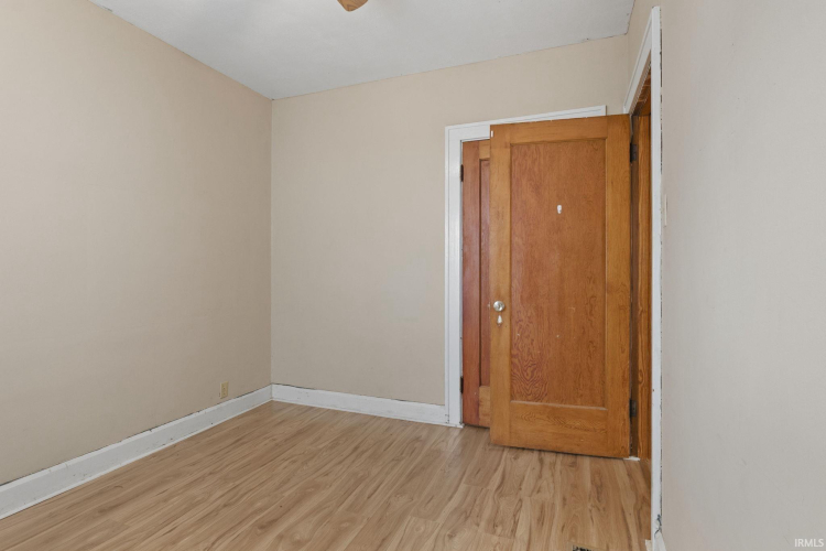 Listing Image 28