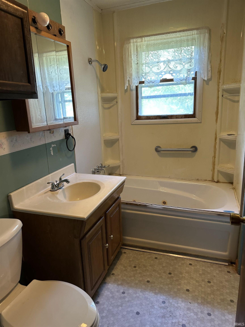 Listing Image 9