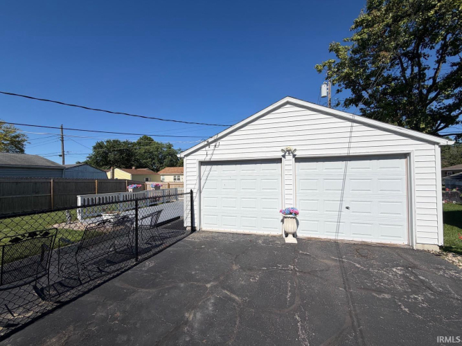 Listing Image 14