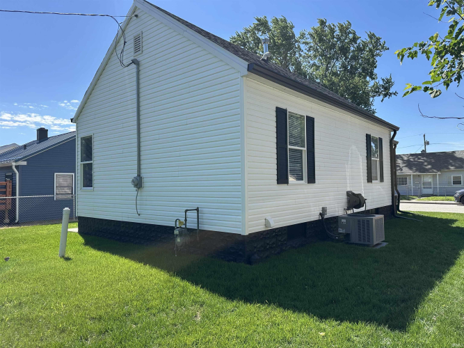 Listing Image 6