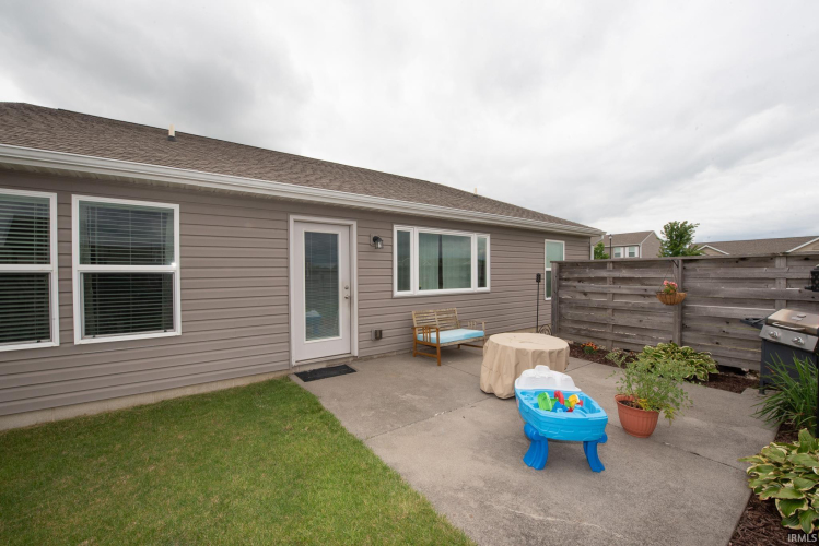 Listing Image 5