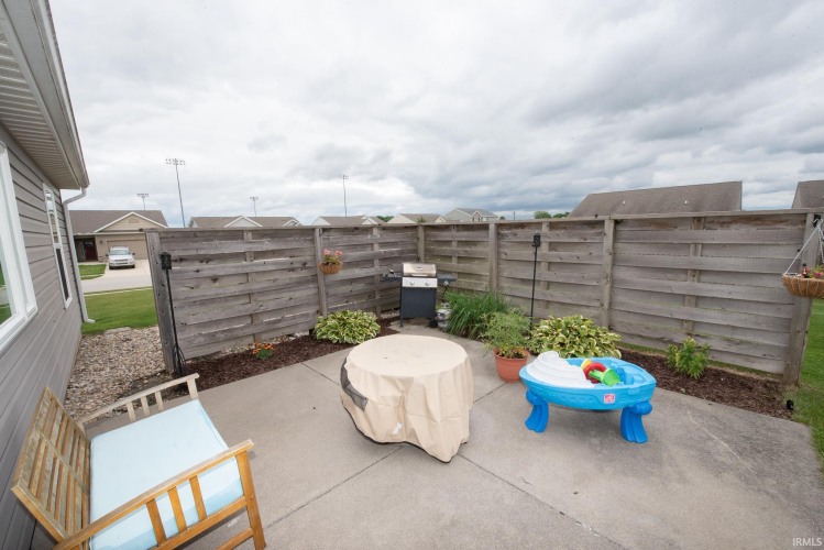 Listing Image 6