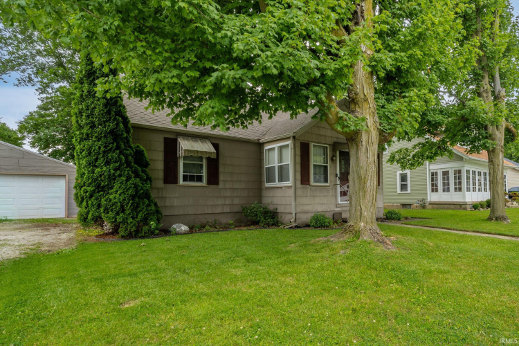 Listing Image 4