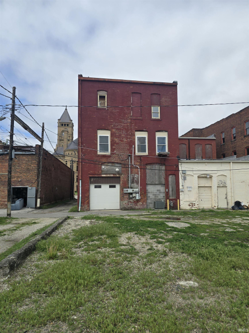 Listing Image 4