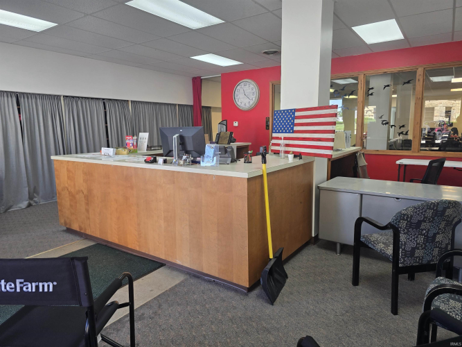 Listing Image 8