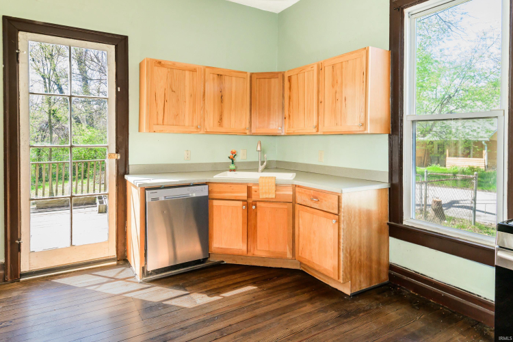 Listing Image 19